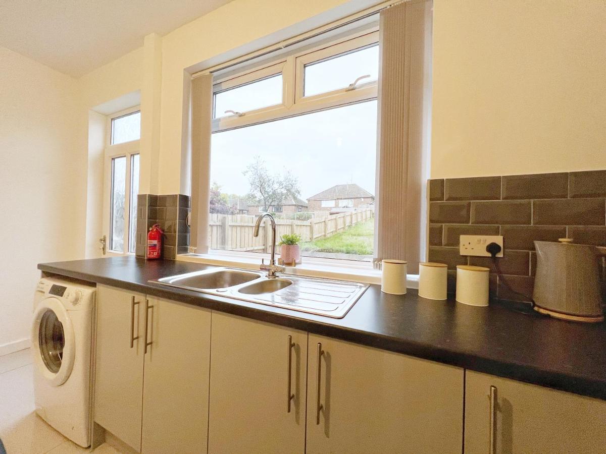 Cheerful 3 Bedroom Home With Netflix And Wi-Fi Мидълтън Екстериор снимка